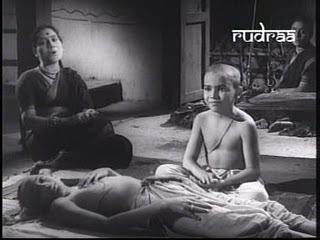 Still from film - Shyamchi Aai (Image courtesy - http://default19in.blogspot.com). Click for larger image.